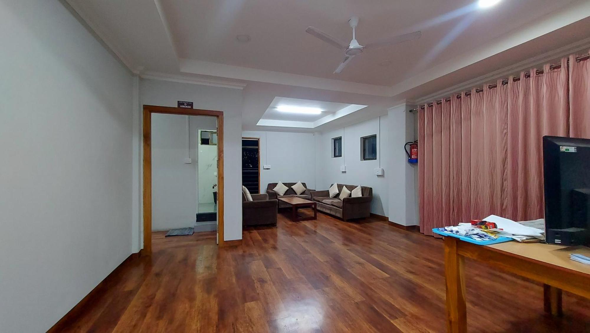 Hotel Dinthar Zara Āīzawl Extérieur photo